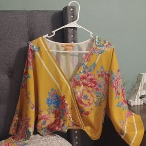 3/$20 🌸 Flying Tomato Floral Print cropped top Small Size